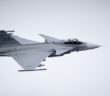 Україна отримає 150 винищувачів Gripen. ВІДЕО Saab JAS 39 Gripen – універсальний бойовий літак четвертого покоління. Скорочення JAS розшифровується як Jakt (винищувач), Attack (штурмовик) і Spaning (розвідник)